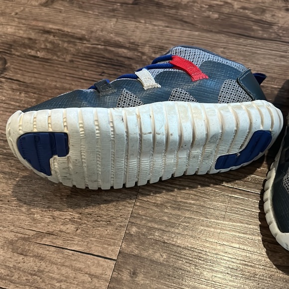 New Balance - Picture 2 of 4